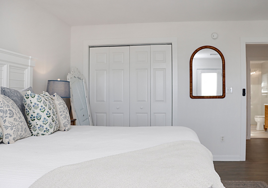 Upstairs Master Bedroom with Full Bathroom