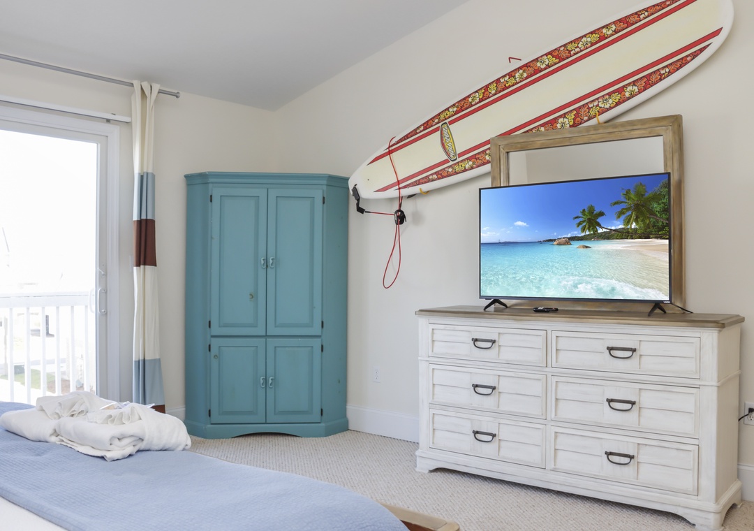 Bedroom 2 with TV