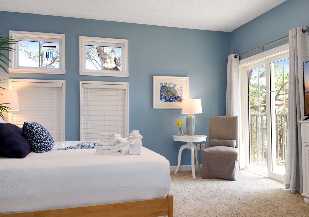 Bedroom 1 - Beach Front Master Bedroom