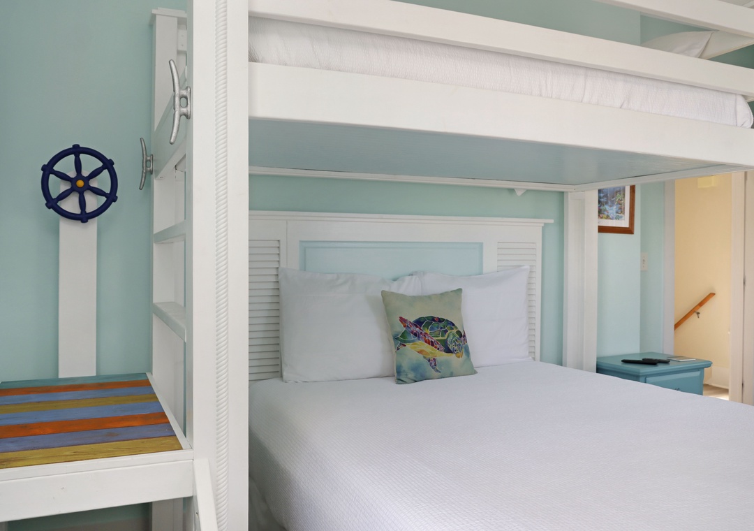 Bedroom 2 - Queen Bottom Bunk