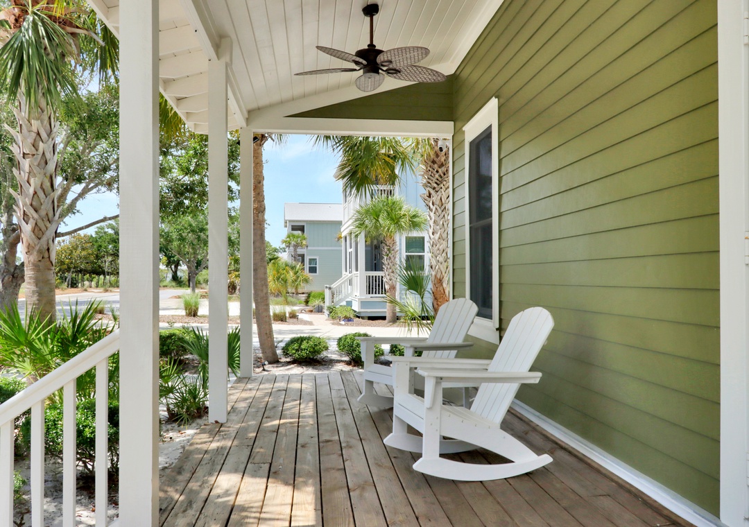 Four Winds Cottage - Covered Front Porch