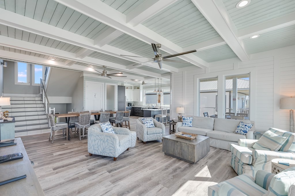 Living/Dining Area