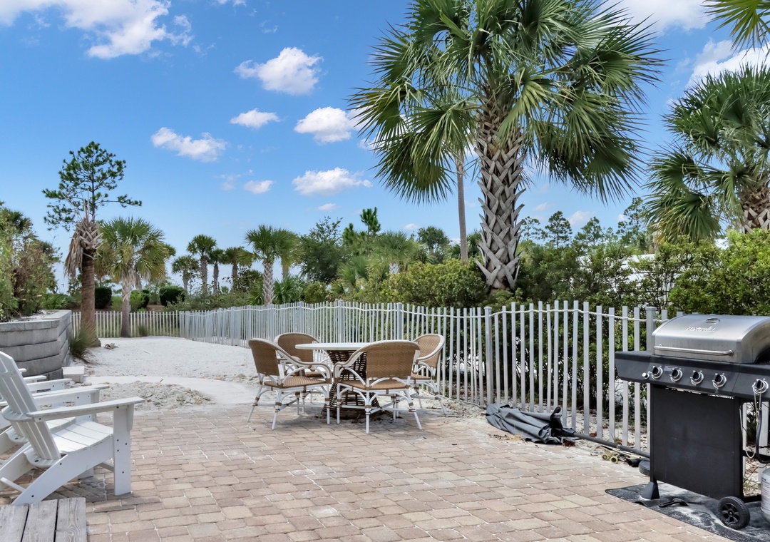 Grilling Area and Outdoor Dining