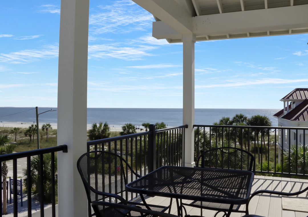 Outdoor Dining on Bedroom 2 Deck