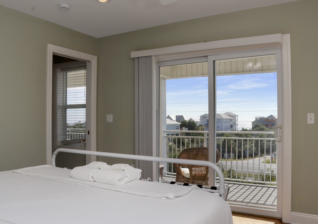 Bedroom 6 with Beach View Deck