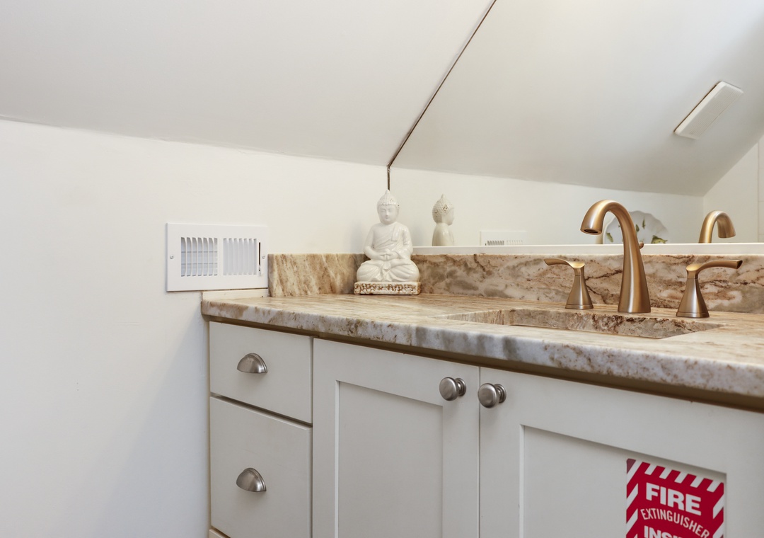 Full Bathroom - Upstairs