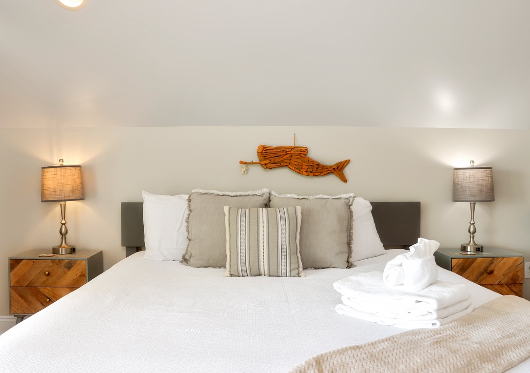 Bedroom 5 - King Bed