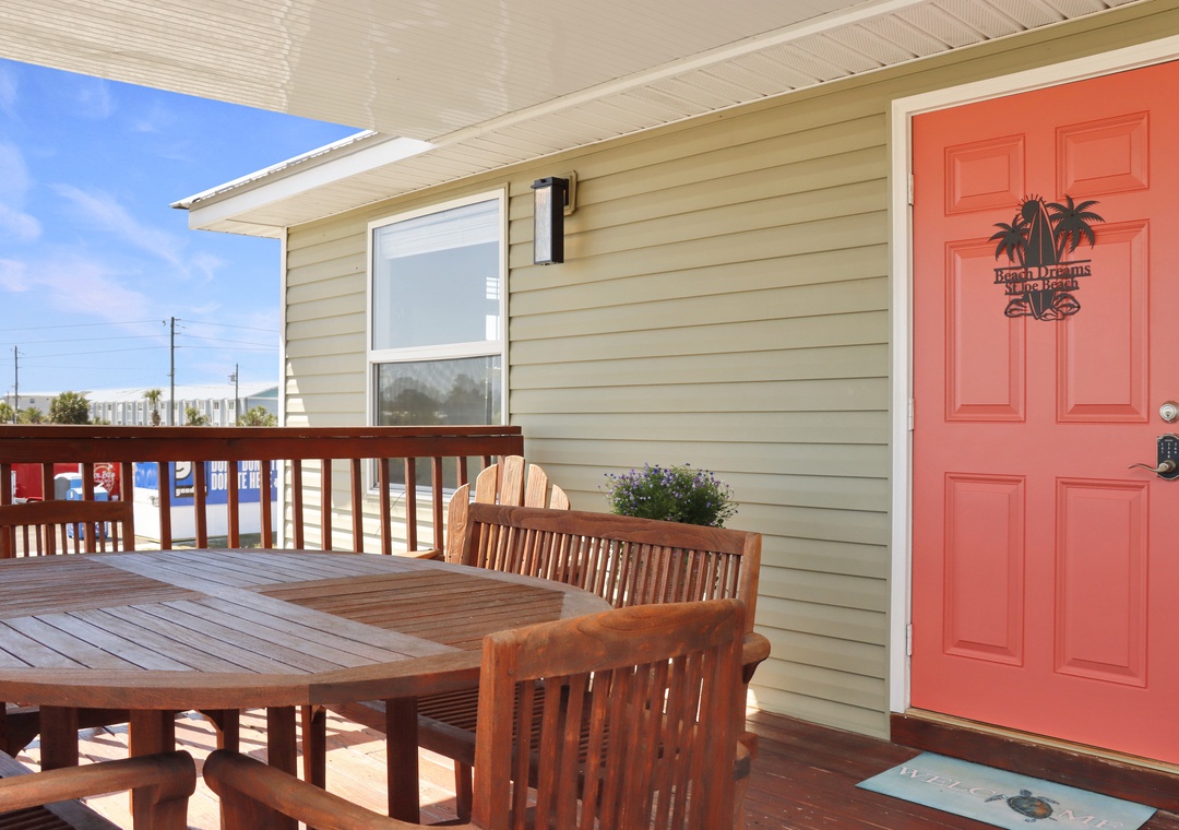 Outdoor Dining on Back Deck