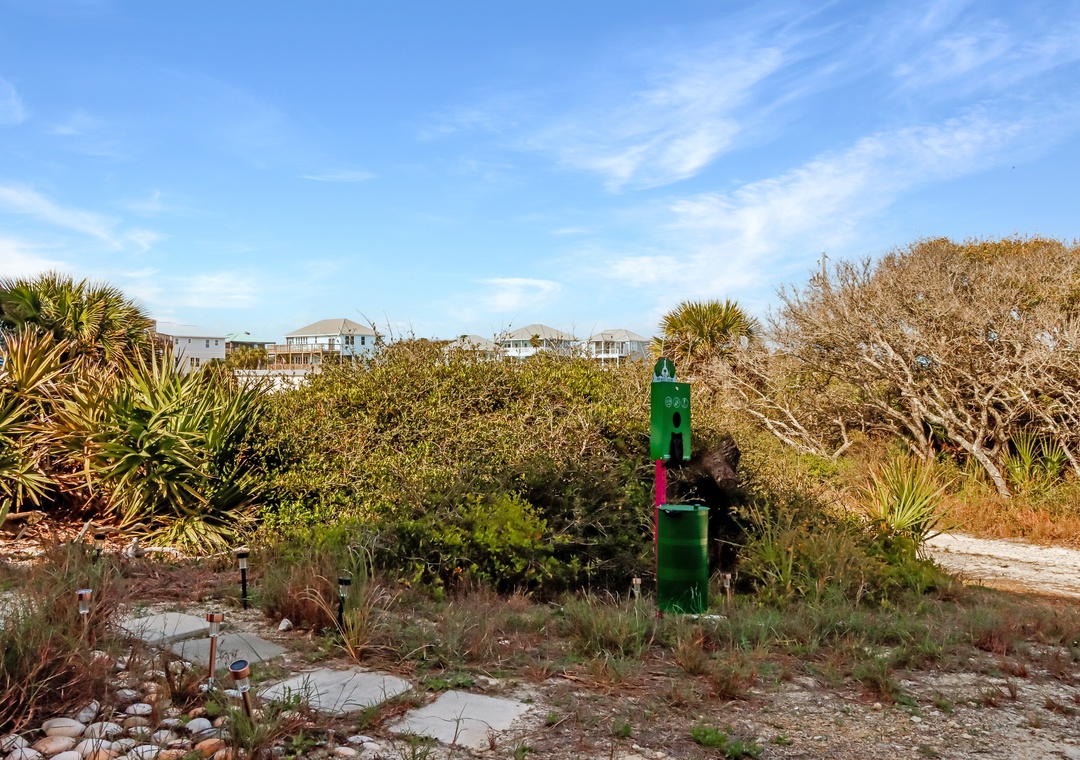 Pet Trash Station in Front Yard