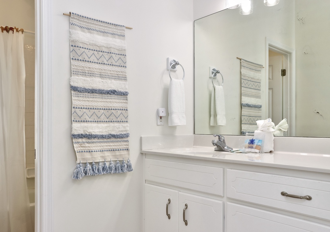 Bedroom 3 - Full Bathroom