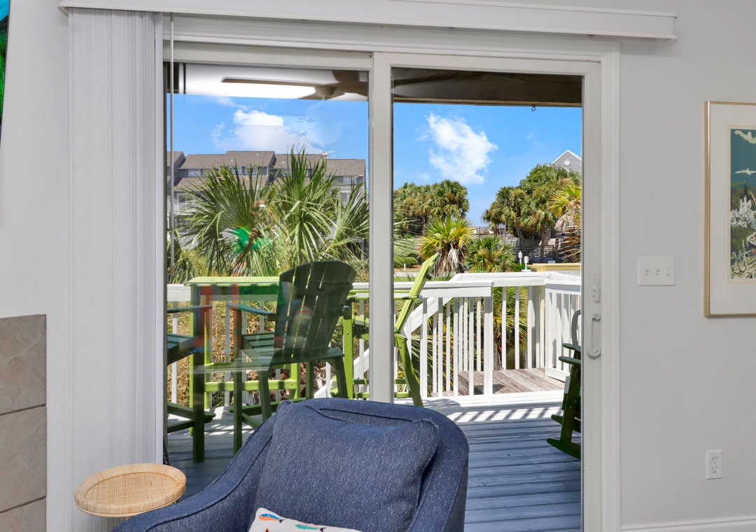 Living Room - Beach View Deck
