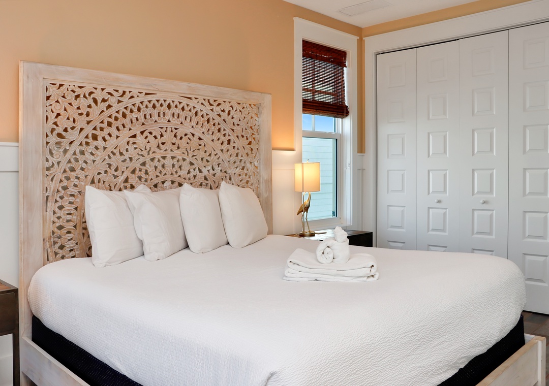 Bedroom 4 - King Bed