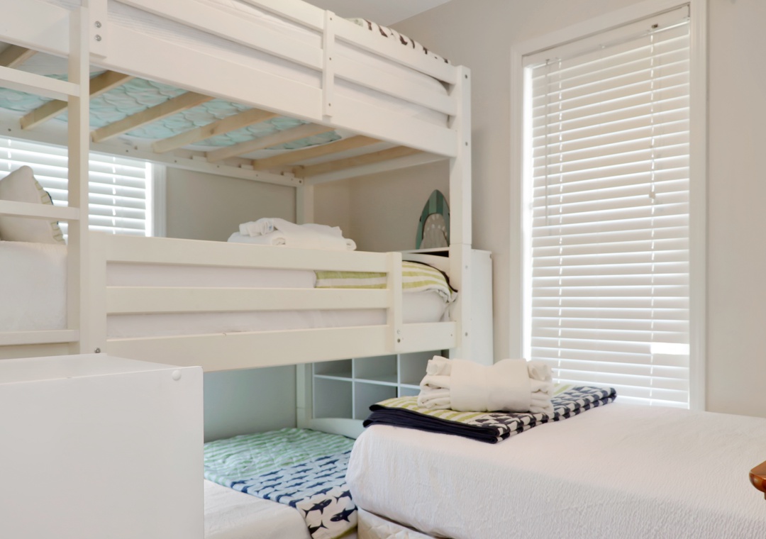 Bedroom 3 - Bunk Room Sleeps 4