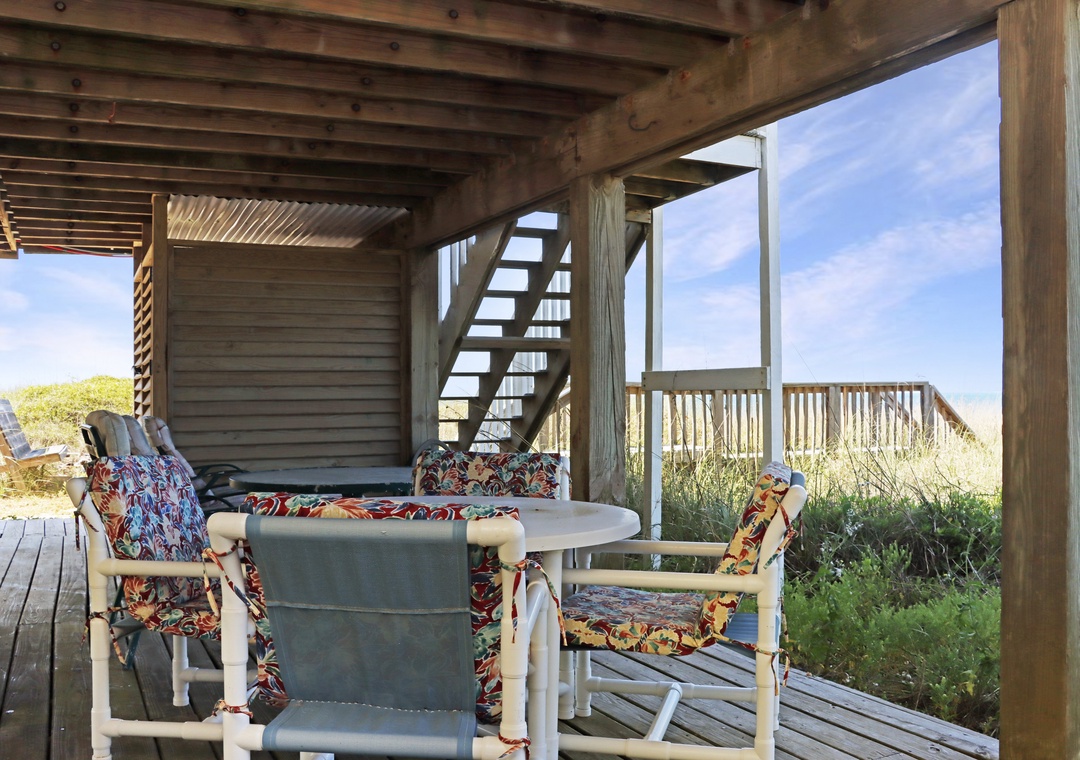 Outdoor Dining Under House