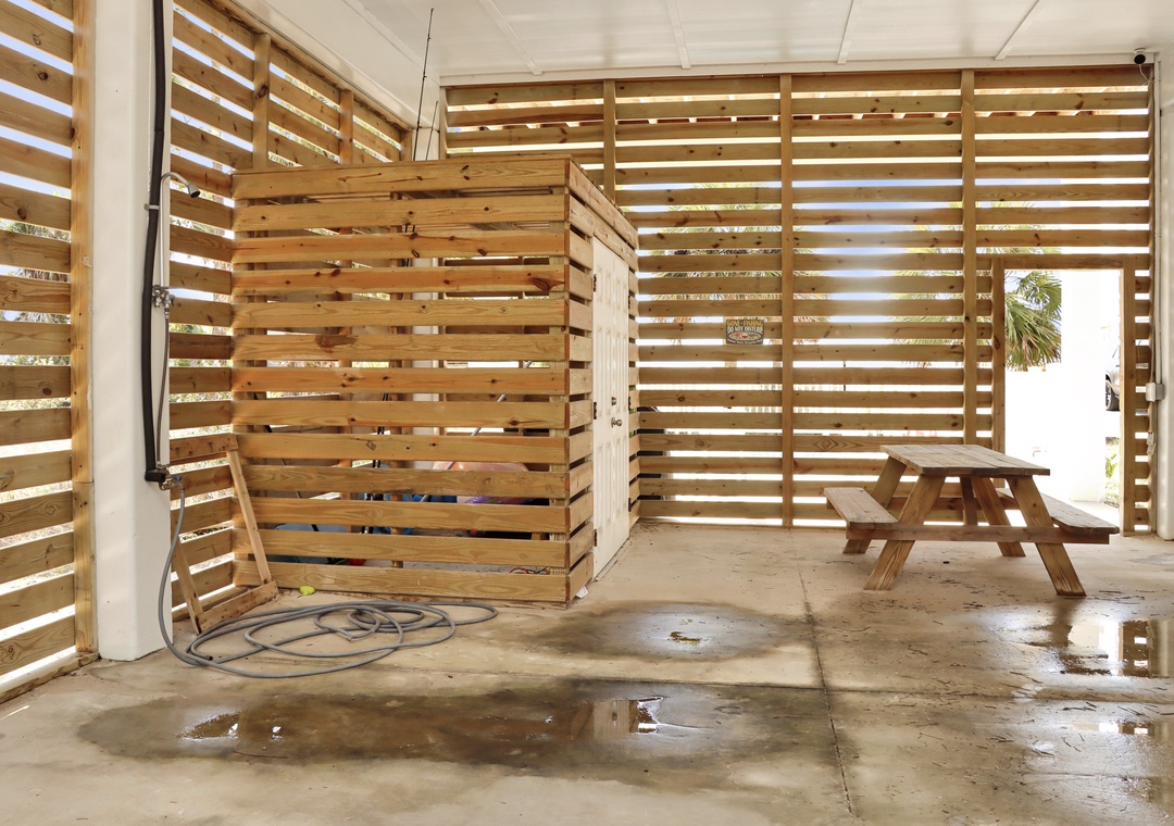 Outdoor Shower and Picnic Area