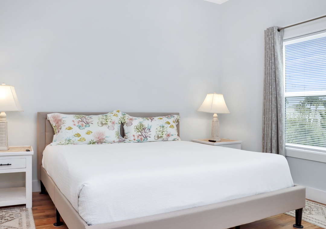 Bedroom 1 - KIng Bed