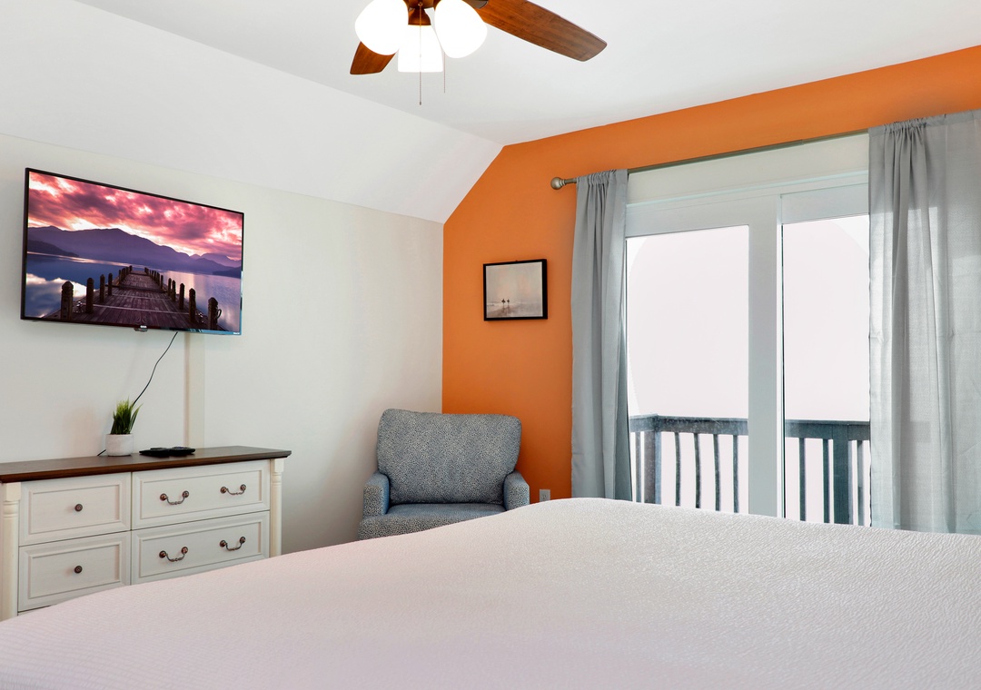 Bedroom 4 - TV and Deck