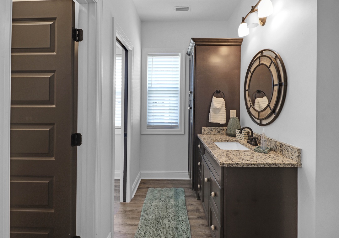 Shellfish Cottage Jack n Jill Bathroom 3