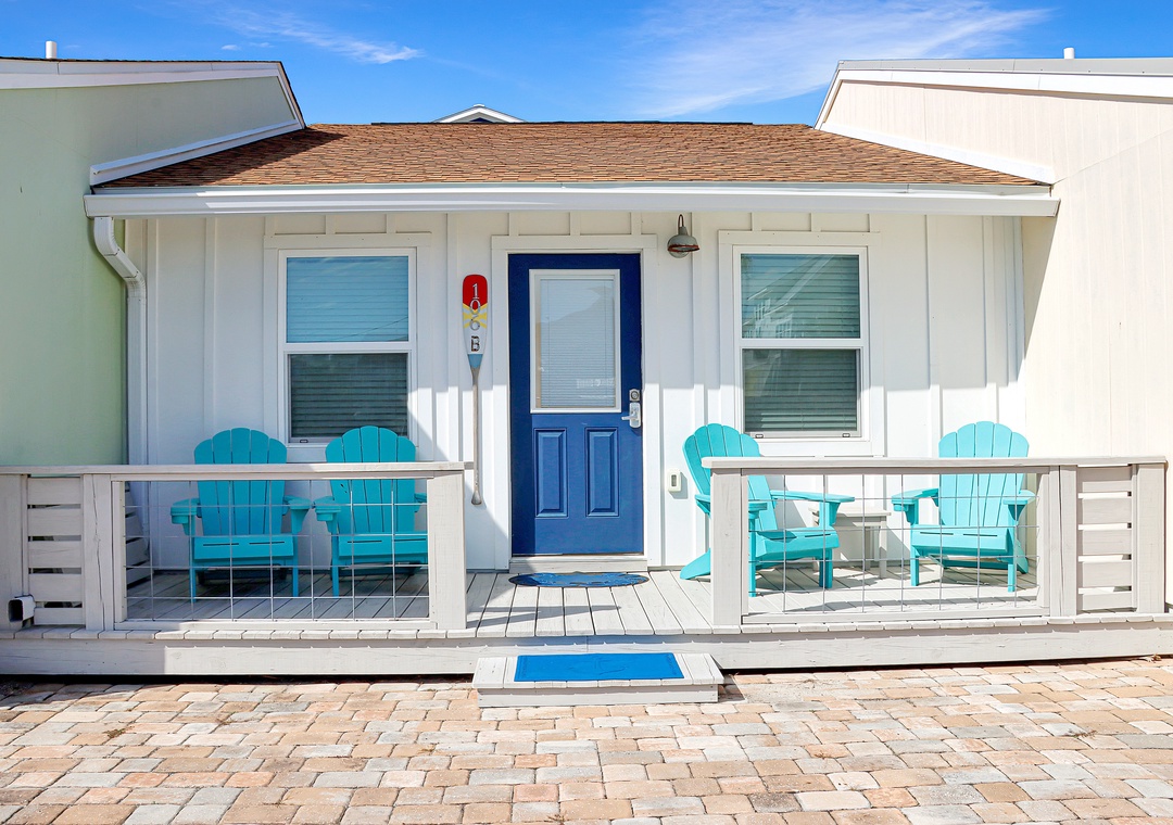 40th Street Cottage - Front Porch