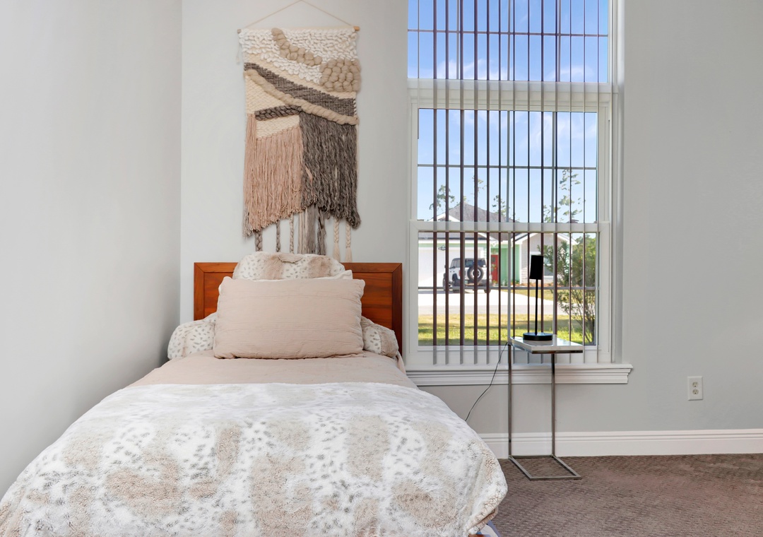 Bedroom 2 - Day Bed and Trundle