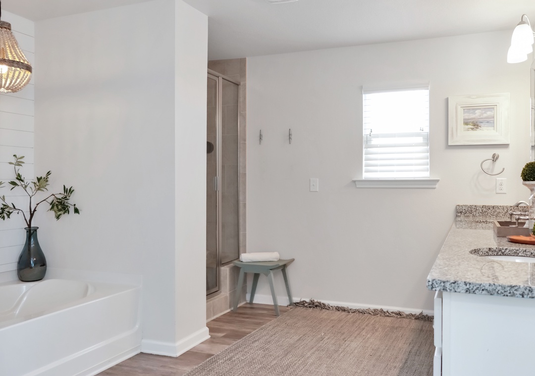 Bedroom 4 - Master Bathroom