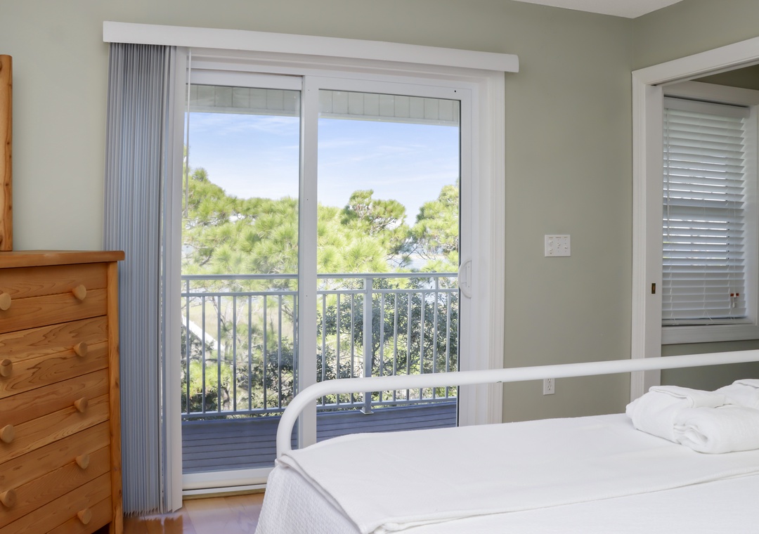 Bedroom 4 - Bay Front Deck