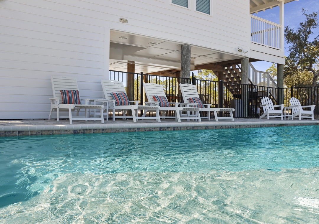 Private Pool with Sun Shelf