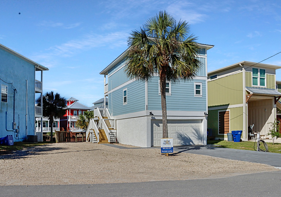 Roadside Exterior with Plenty of Parking