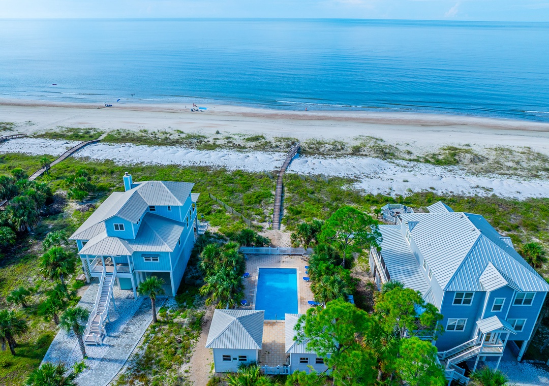 Community Beachfront Pool