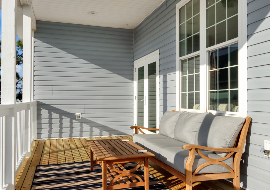 Furnished Covered Deck