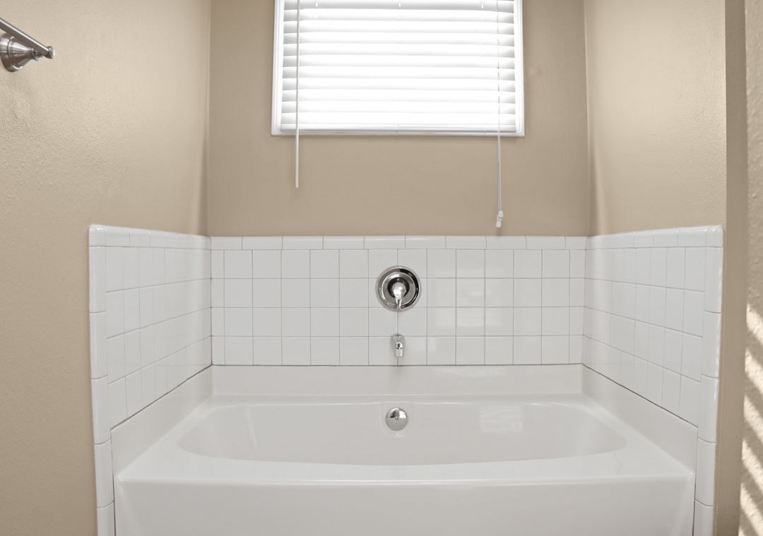 Bedroom 2 - Master Bathroom Tub