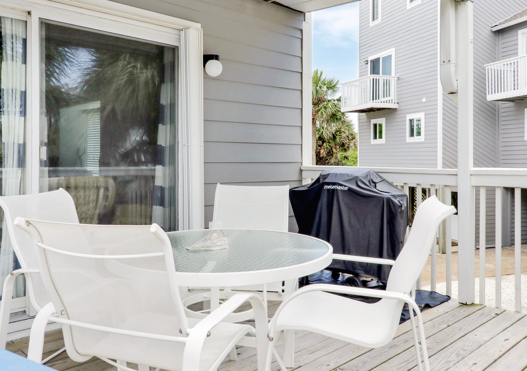 Main Level Deck with Gas Grill