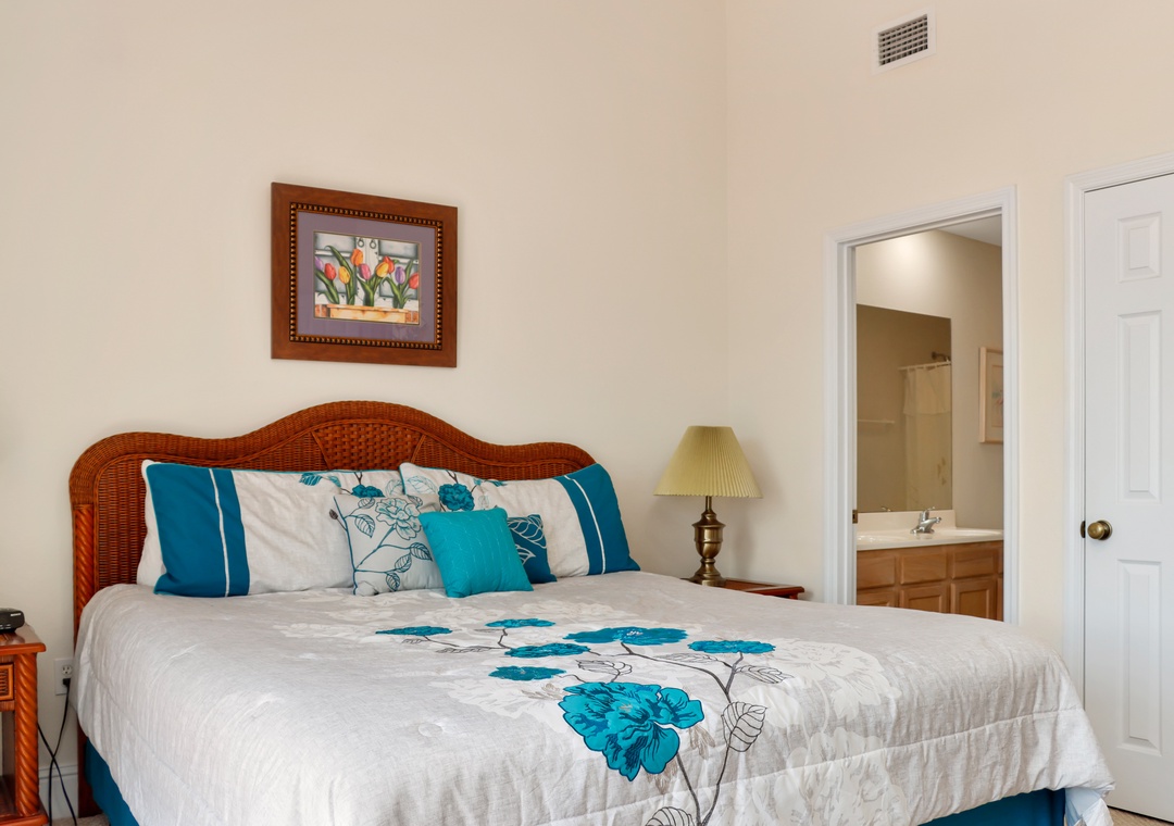 Master Bedroom 1 with Private Bathroom
