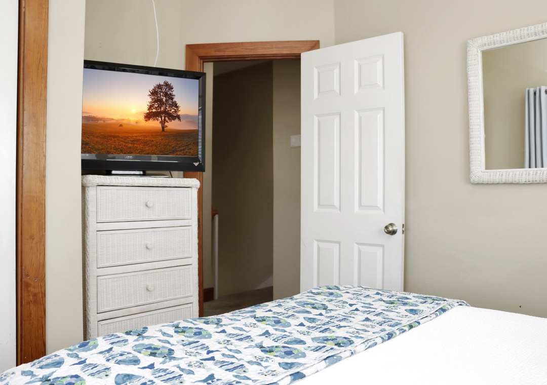 Bedroom 2 with TV