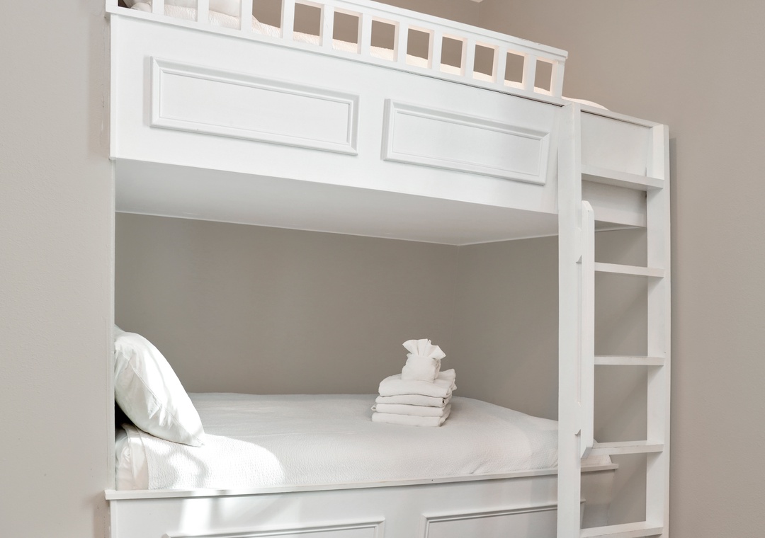 Bedroom 5 - Bunk Room