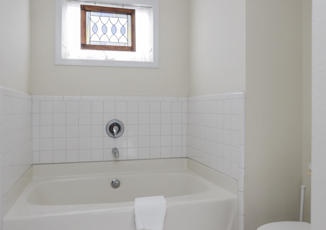 Bedroom 2 - Master Bathroom Tub