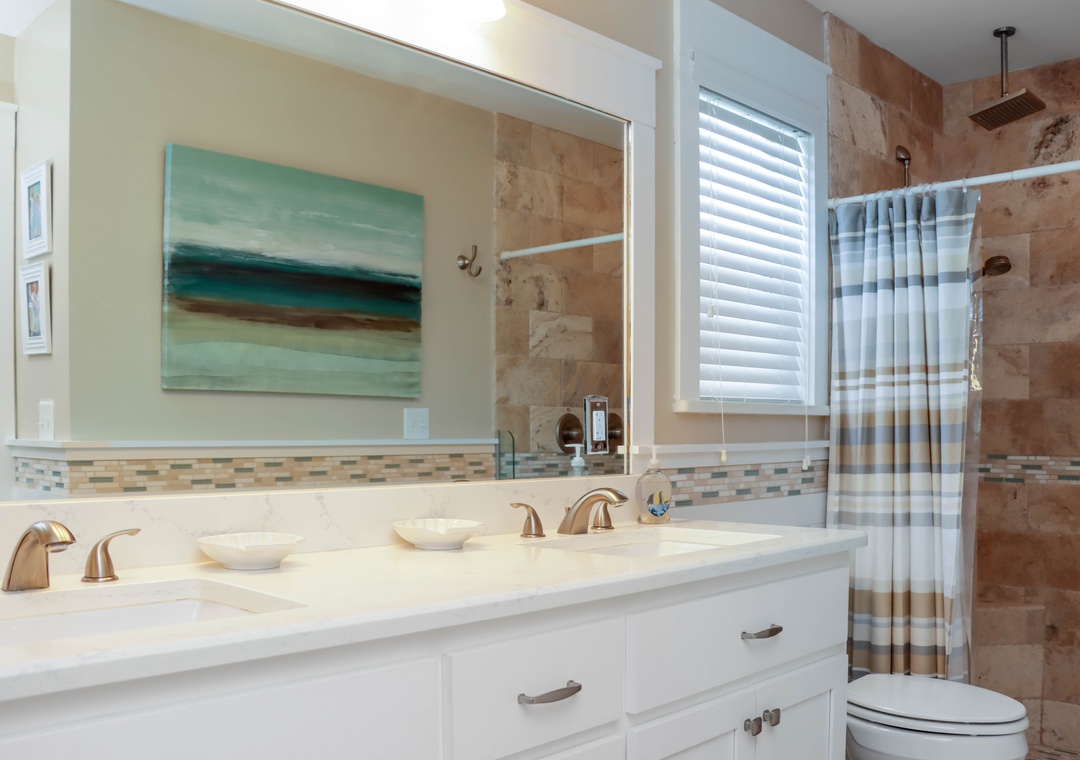 Full Bathroom Connected to Bedroom 1
