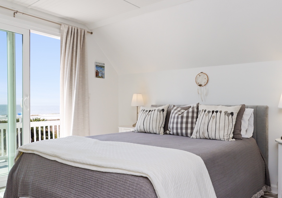 Bedroom 2 with Beach View Deck