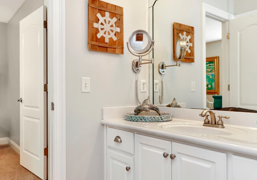 Full Bathroom from Bedroom 2