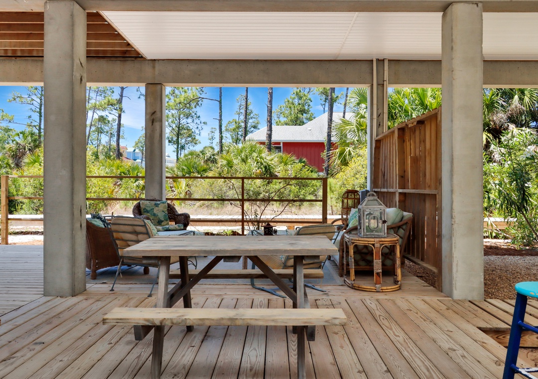 Outdoor Dining and Lounging Area