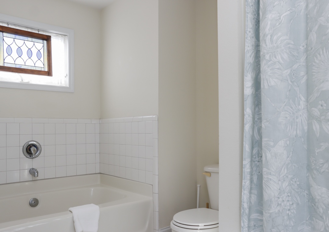 Bedroom 2 - Master Bathroom Tub and Shower