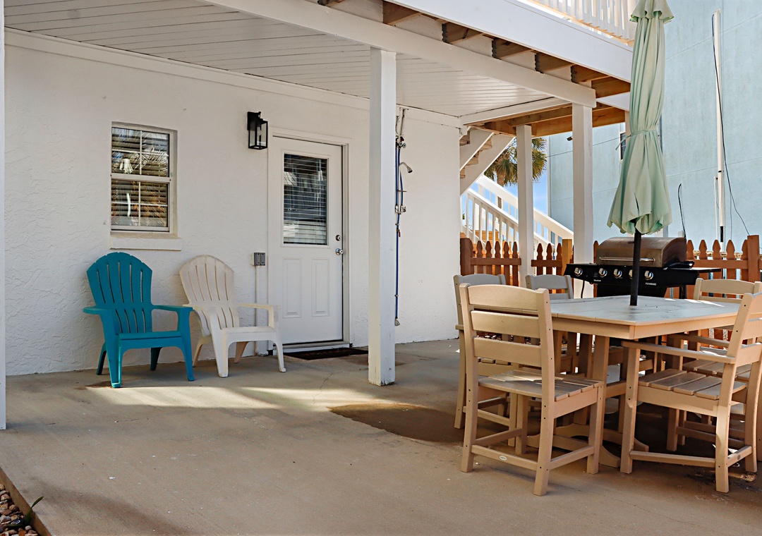 Canal Front Patio with Grill and Shower