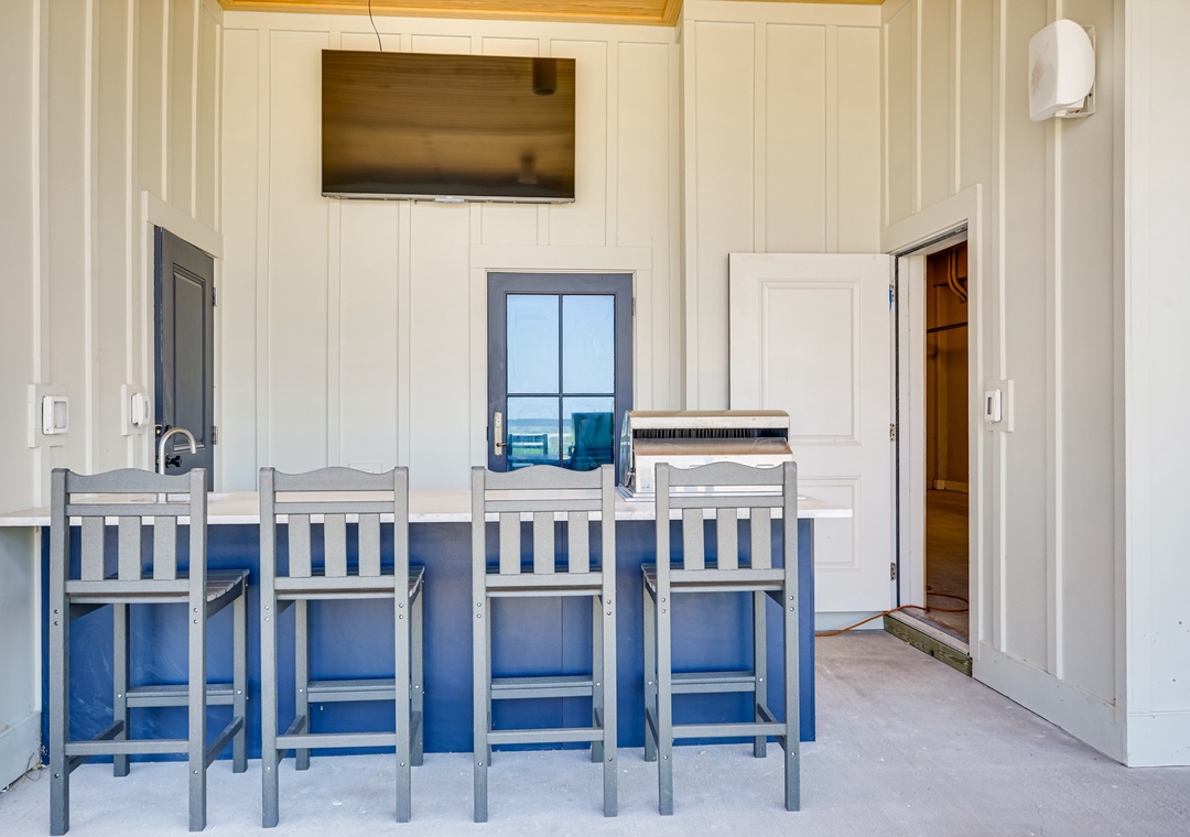 Outdoor Kitchen