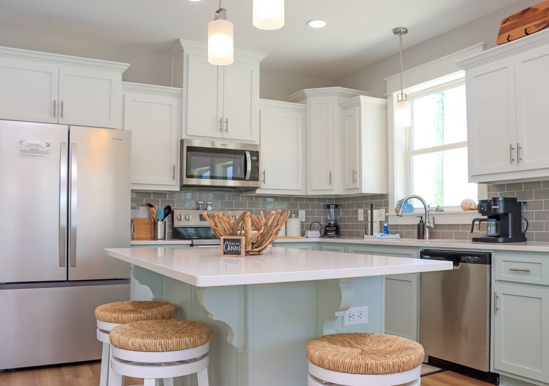 Kitchen Island with Seating for 3