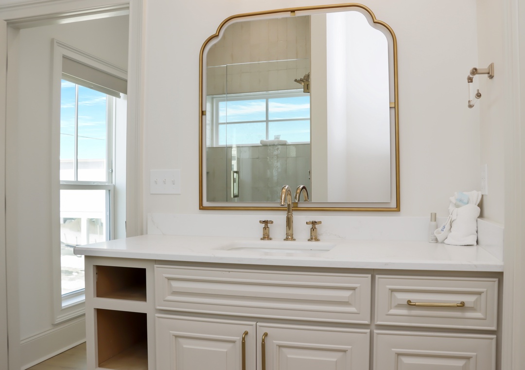 Bedroom 1 - Master Bathroom