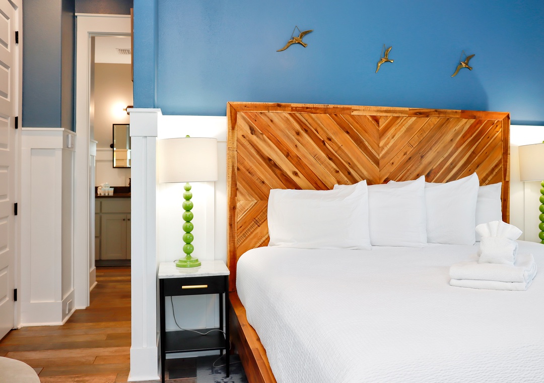 Bedroom 8 with Master Bathroom