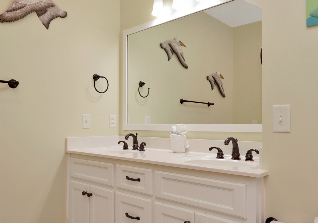 Bedroom 3 - Master Bathroom