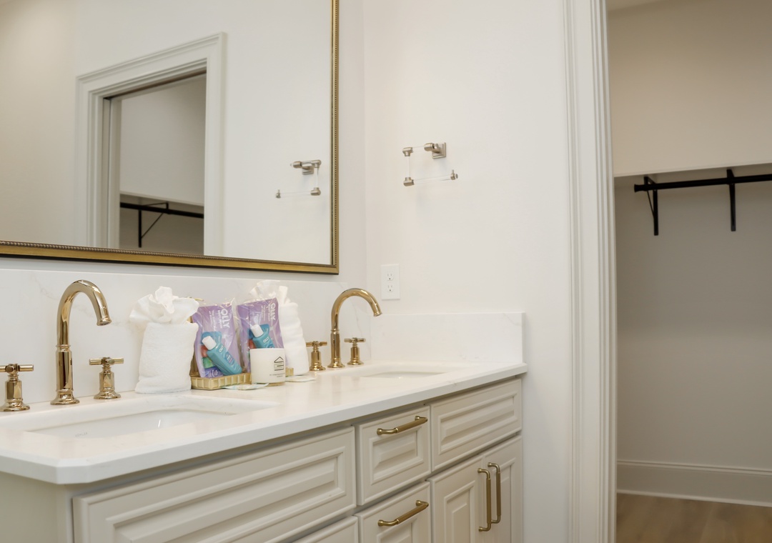 Bedroom 2 - Master Bathroom with Walk In Closet