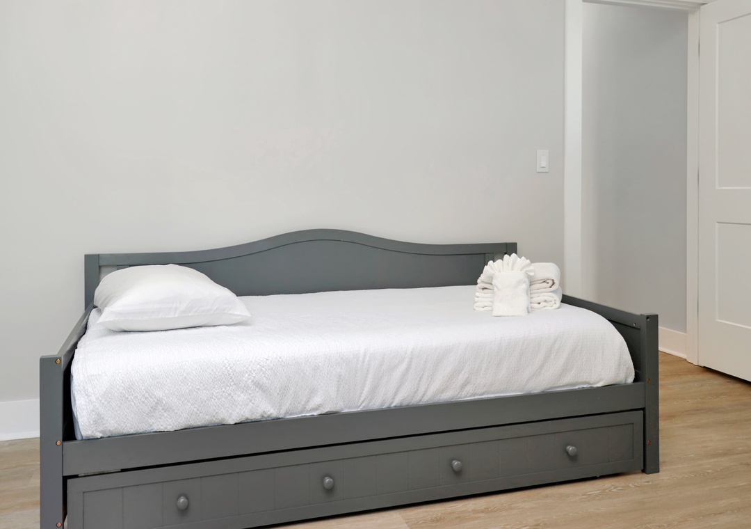 Bedroom 9 - Day Bed and Trundle