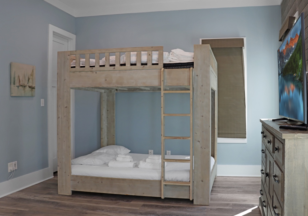 Bedroom 3 - Sleeps 5